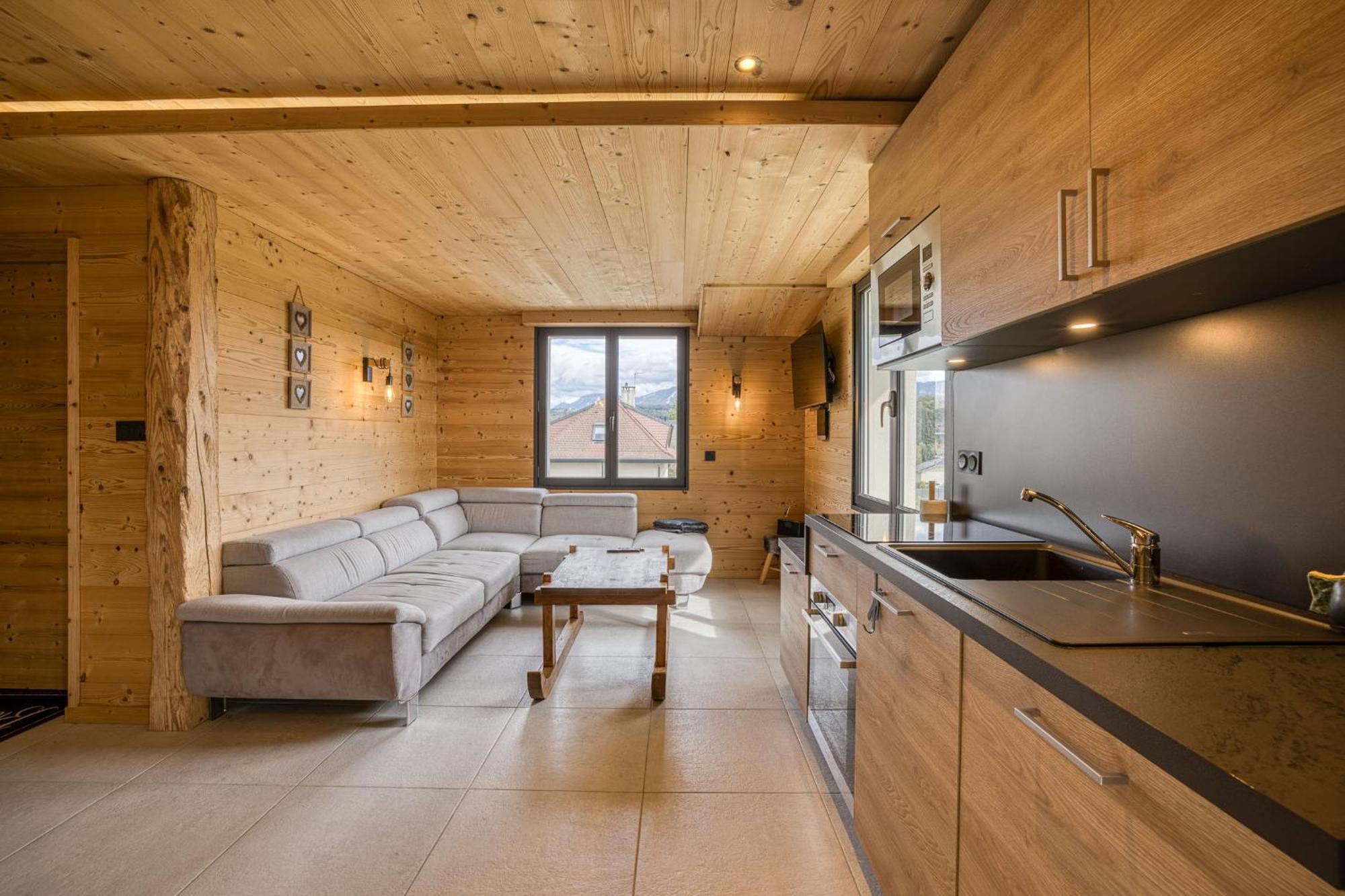 Le Chamois: Charming Chalet-Style Duplex with Mountain Views Epagny Metz-Tessy Exterior photo